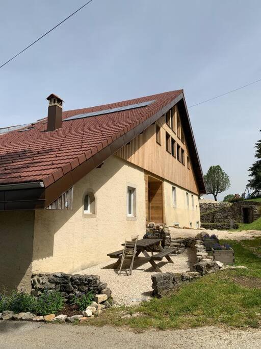 Ancienne Ferme Comtoise 4 Etoiles, 11 Personnes Lac St-Point/Mont D'Or Montperreux Zewnętrze zdjęcie